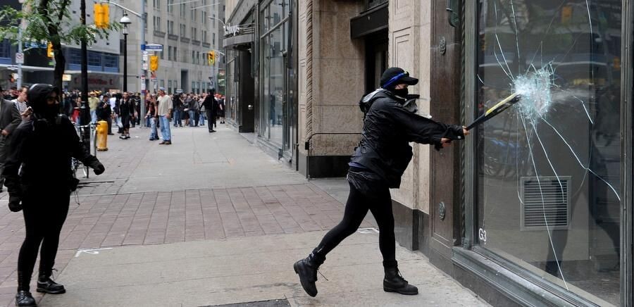 Рисунок 2 - Хулиганство близкое к вандализму