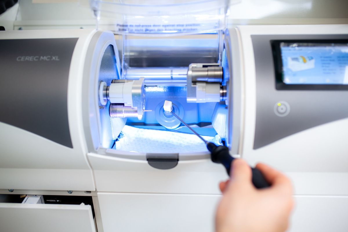 Фотография взята с сайта стоматологии Дмитрович Фэмили https://www.dmitrovich.ru/