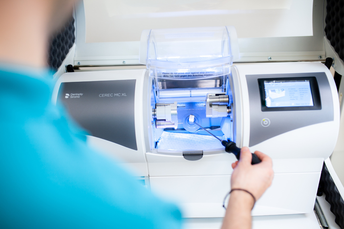 Фотография взята с сайта стоматологии Дмитрович Фэмили https://www.dmitrovich.ru/