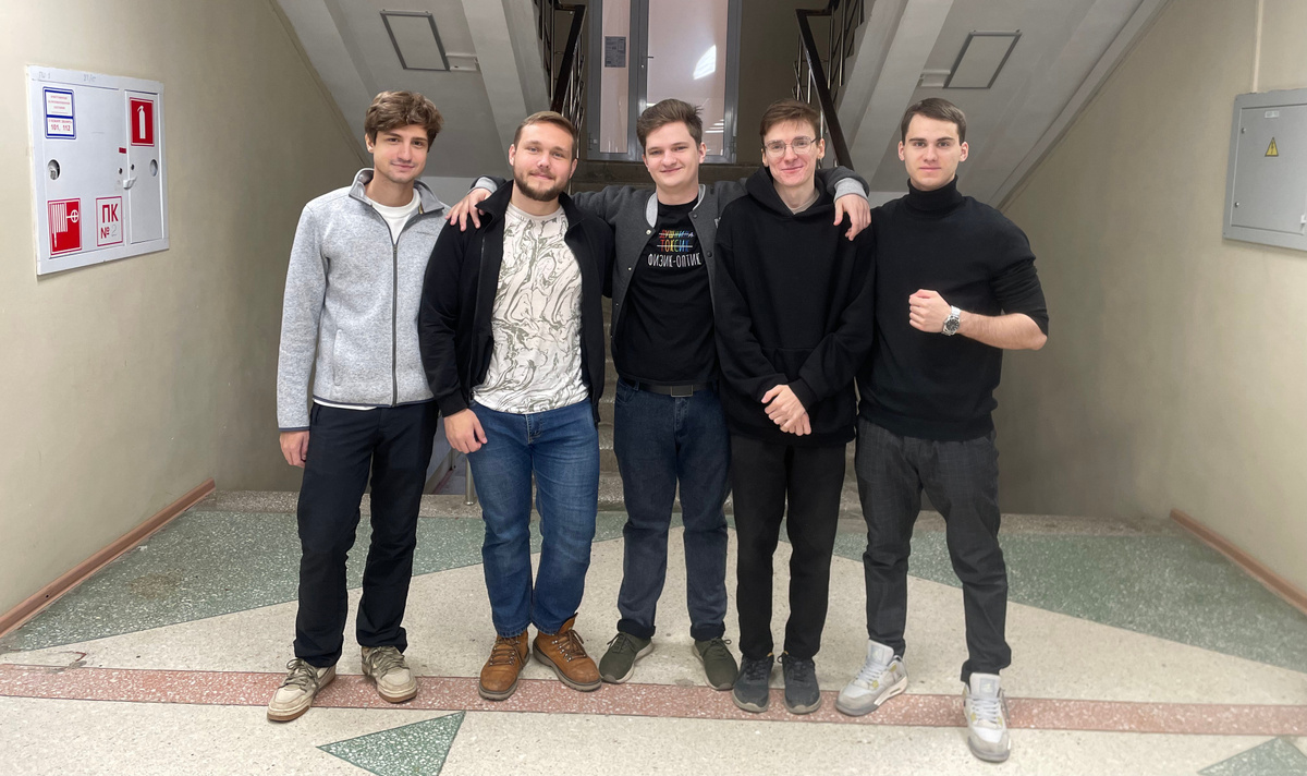 Команда РФФ ТГУ – участники хакатона
Фото: РФФ ТГУ