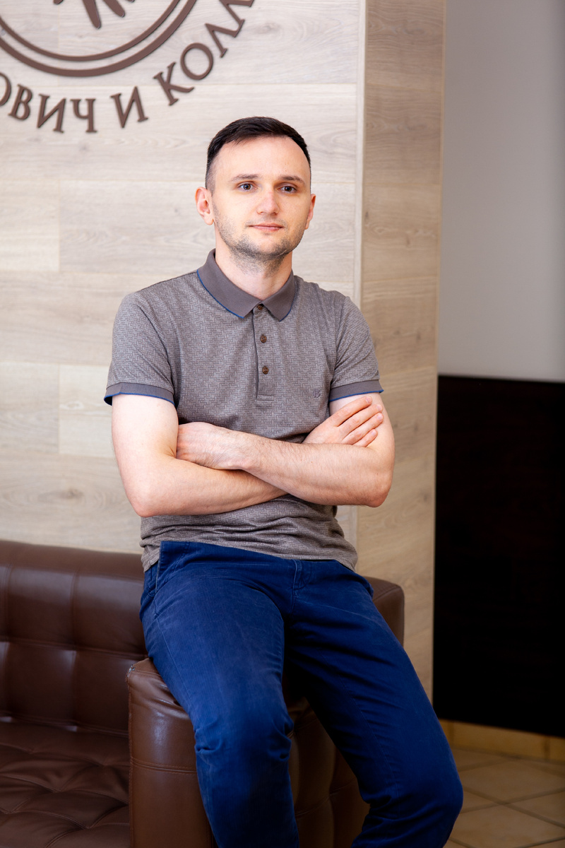 Фотография взята с сайта стоматологии Дмитрович Фэмили https://www.dmitrovich.ru/