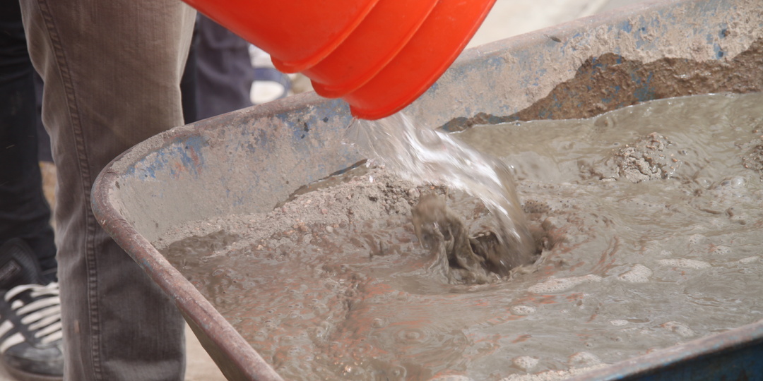 Как сделать бетон, который твердеет прямо в воде: рассказываю, как сделать правильный состав