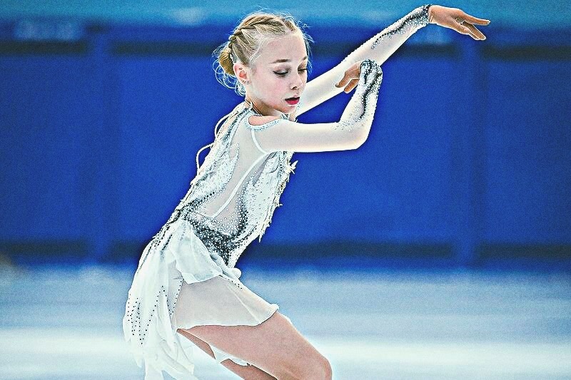 Тринадцатилетняя ученица Плющенко нарабатывает четверной сальхов 