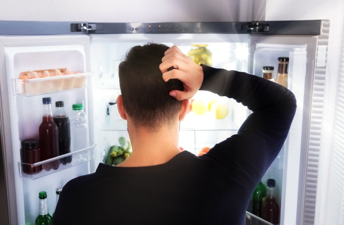 После того разговора я выбросил из холодильника четыре продукта. Ни один из них не был “ядовитым”, но, если верить науке (и собственному опыту), в долгую — это медленная мина под организм.
