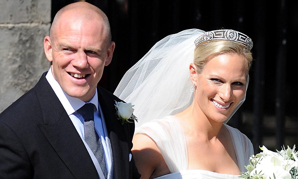 Майк Тиндалл и Зара Филлипс выходят из Кэнонгейт-Кирк в Эдинбурге после своей свадьбы. Фото Martin Rickett/PA Wire