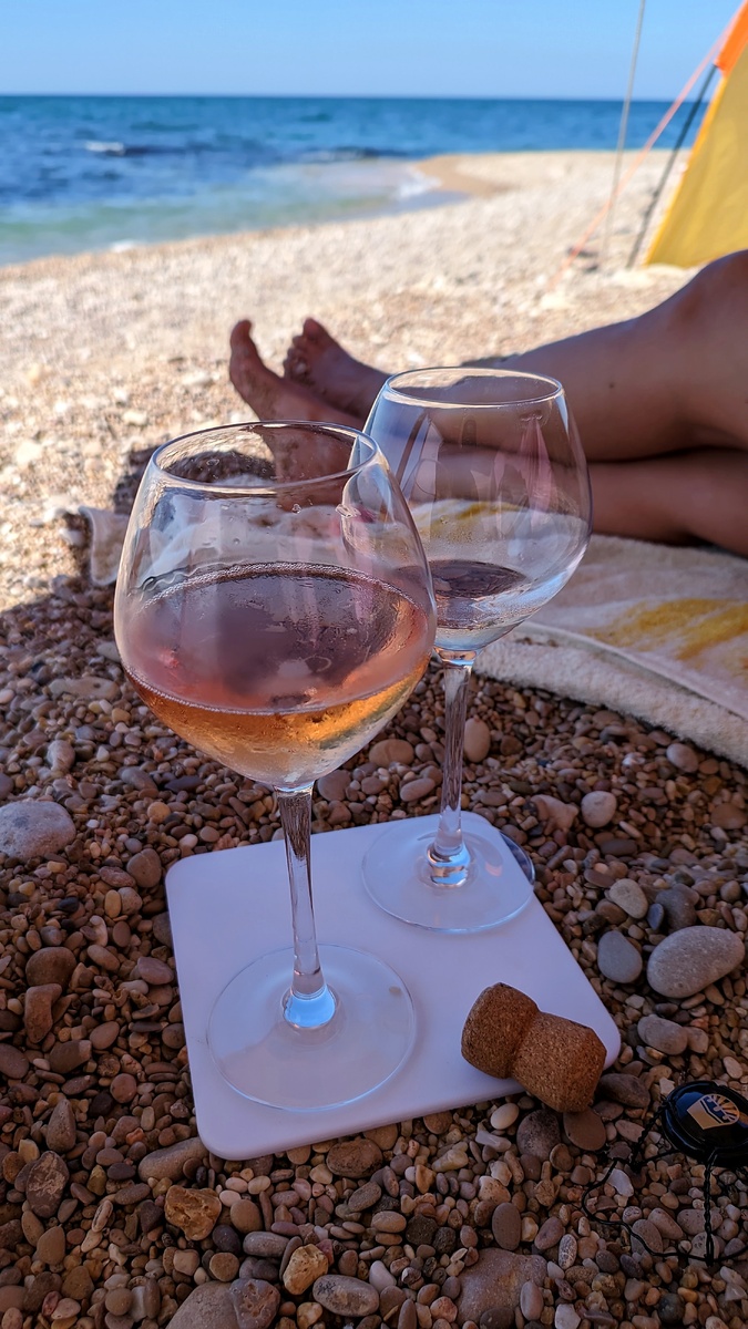 Агора Брют Розе 2023 в бокалах...29 августа 2025, пятница, 13:09