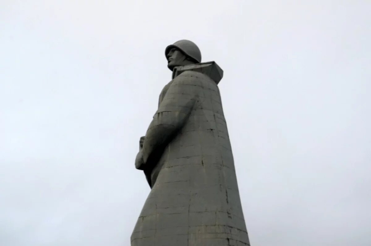    Чибис поздравил с годовщиной разгрома немецко-фашистских войск в Заполярье