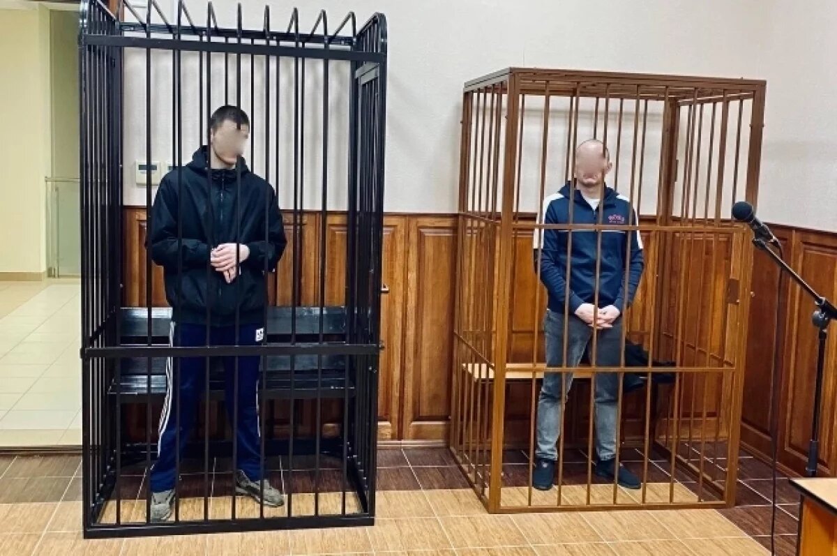    Похитителей в суде держали в разных клетках