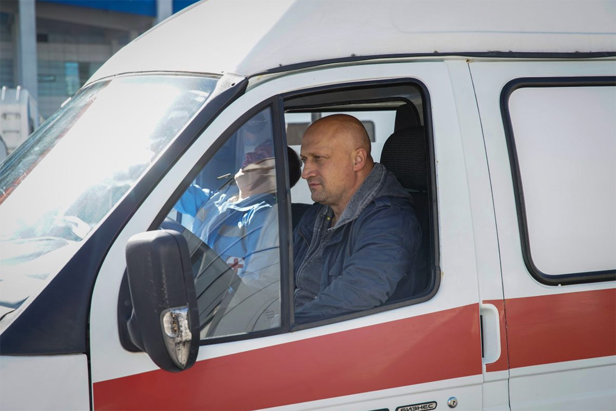 РИМ📷Бывшего врача, который временно стал водителем скорой помощи, сыграл Гоша Куценко