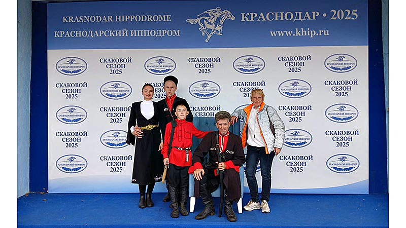    Сохраняя казачьи традиции