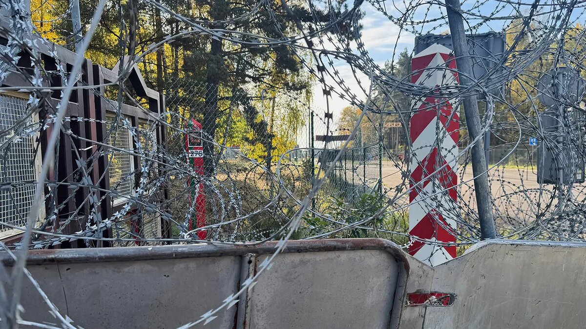   Rafal Niedzielski / AP- Участок польско-белорусского пограничного заграждения