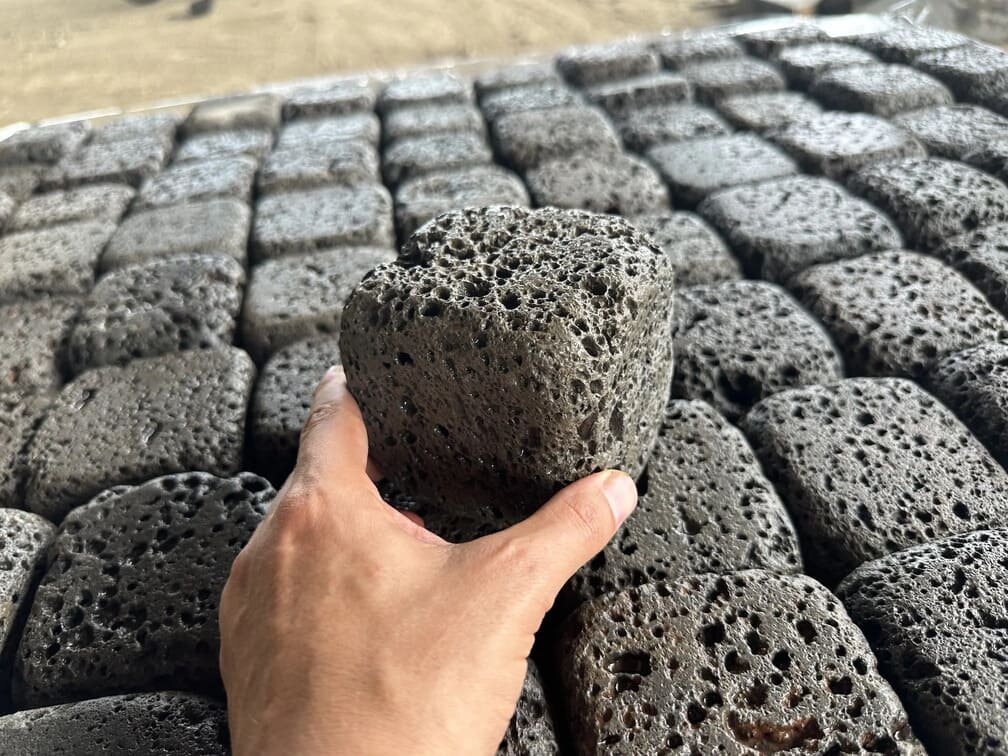 Базальт "Черная лава"