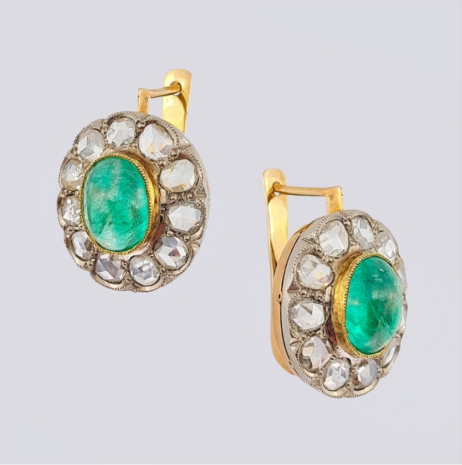 Золотые серьги 583 пробы с алмазами «роза» и природными изумрудами «кабашон» ant-skazka.ru