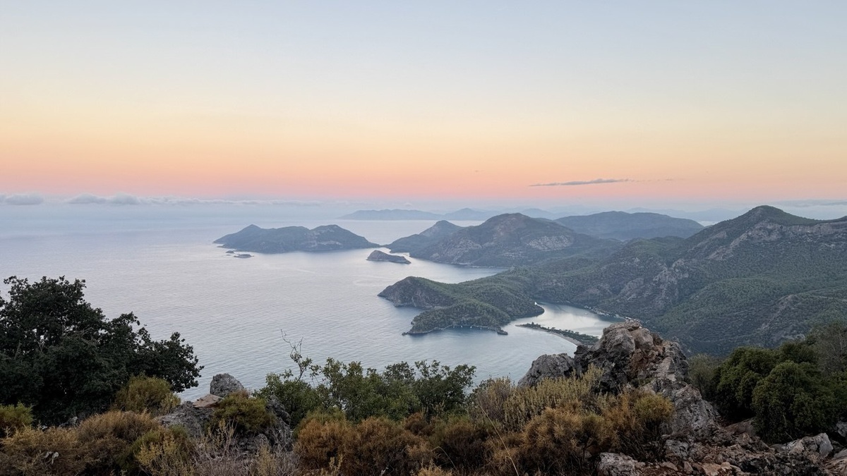 Рассвет. Вид на Олюдениз