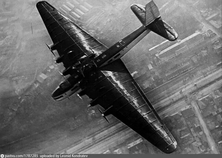 Полёт самолёта "Максим Горький", СССР 1934 год. фото из ria.ru