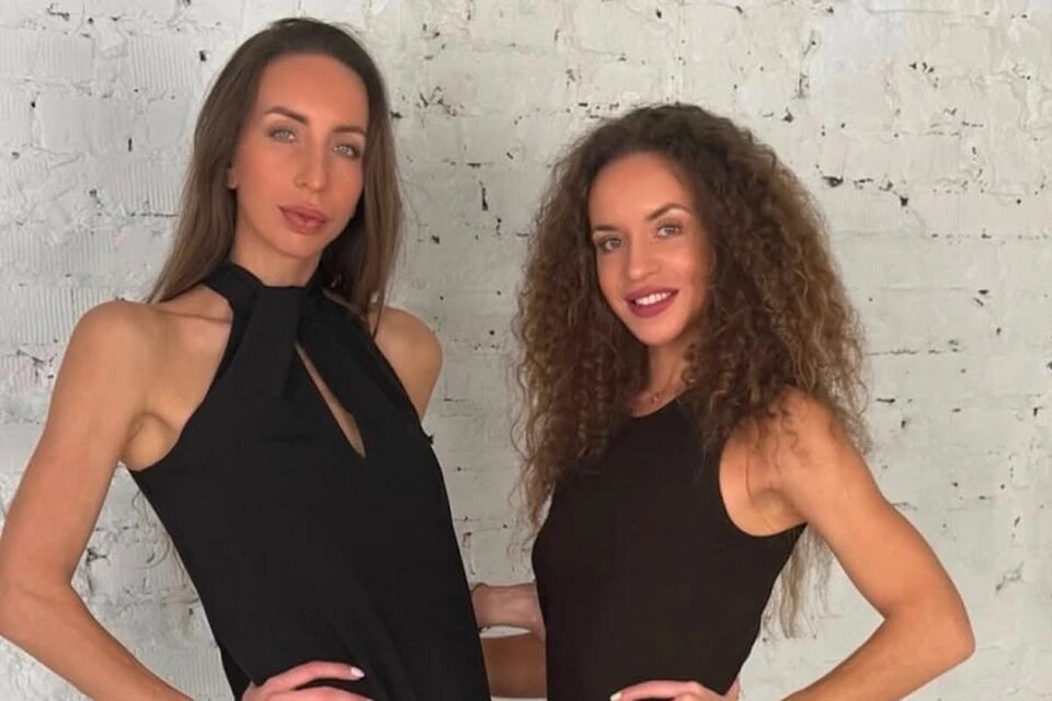 Тело Елены (слева) нашла ее сестра (справа). Фото соцсети