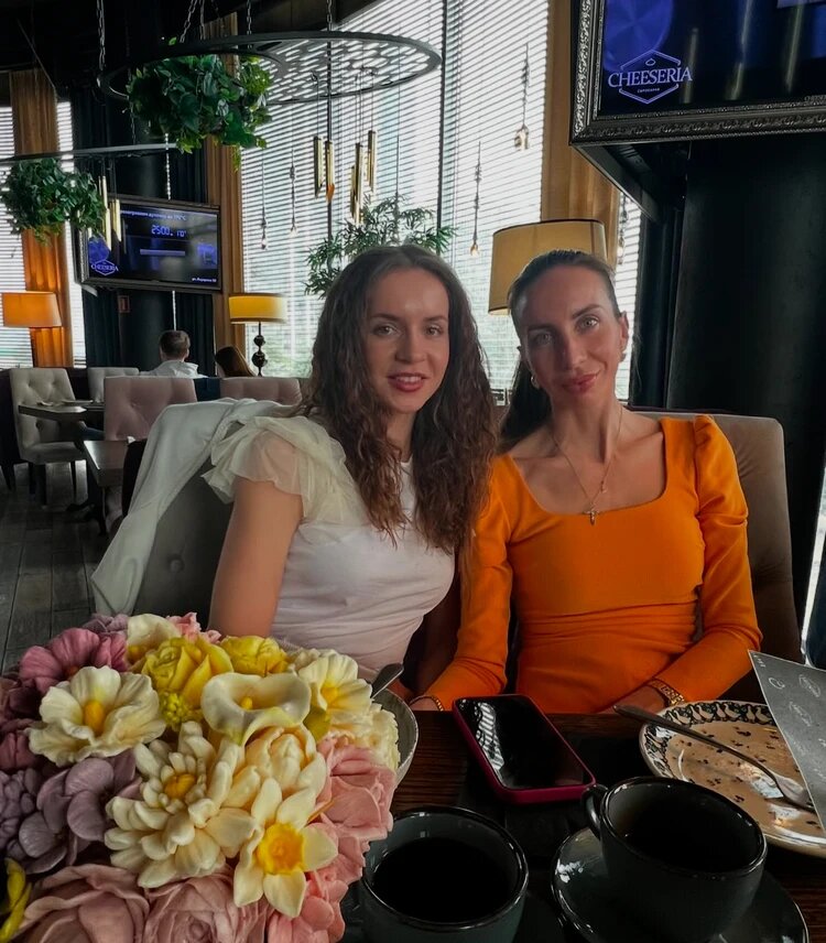 Анна и Елена вместе работали в школе гимнастики. Фото: соцсети