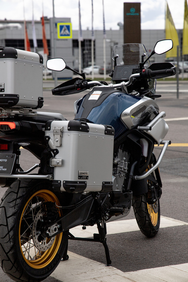 CFMOTO 800MT
Touring (ABS)