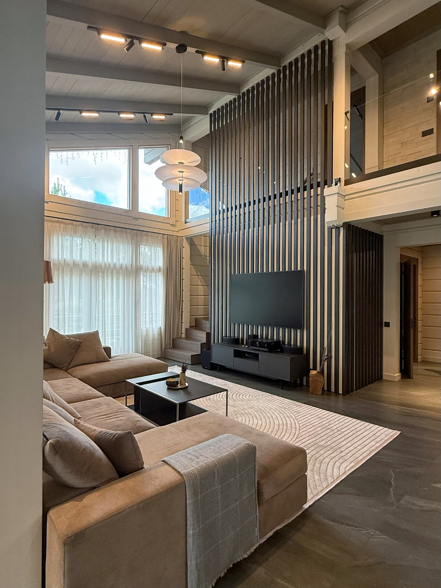 Гостиная в деревянном доме