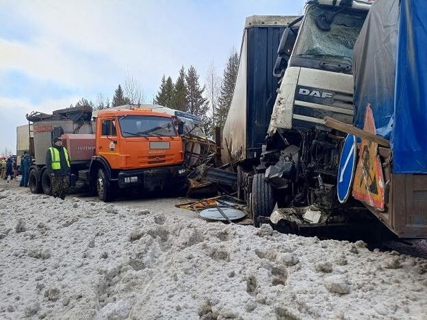    В Котельниче водитель грузовика осужден за смертельное ДТП с дорожниками