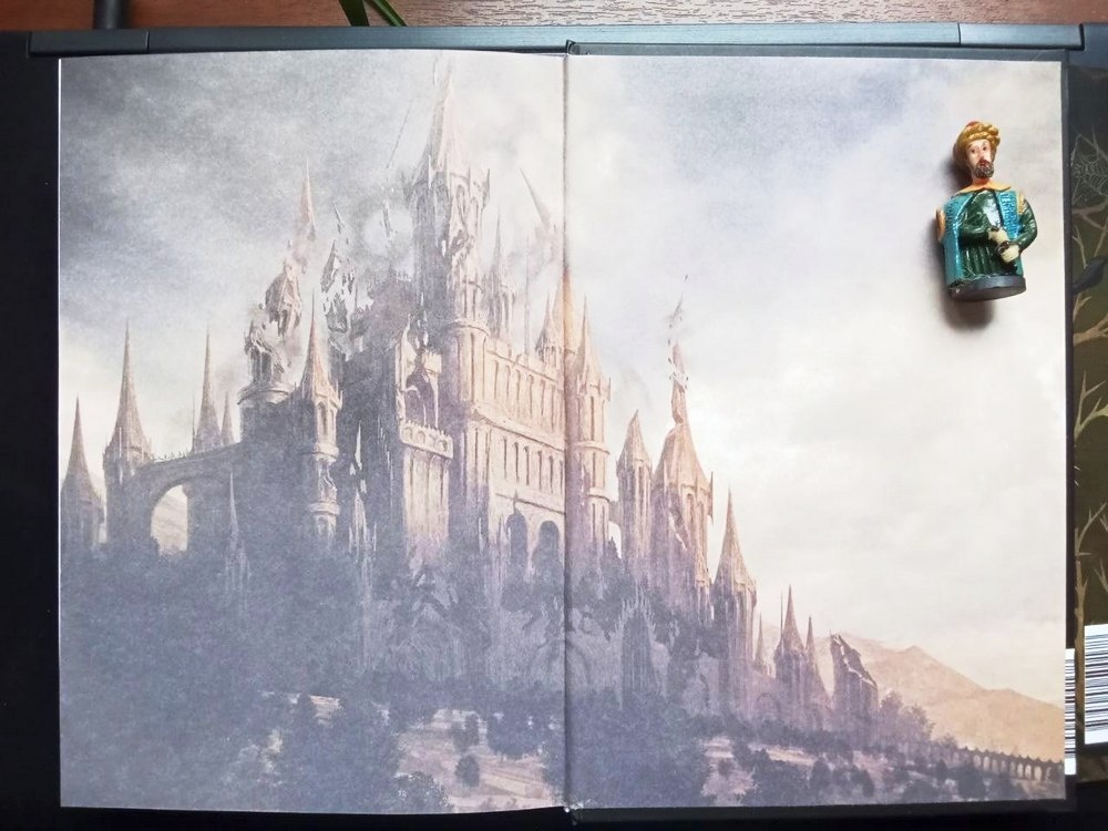 Нахзац с иллюстрацией Lighthouse