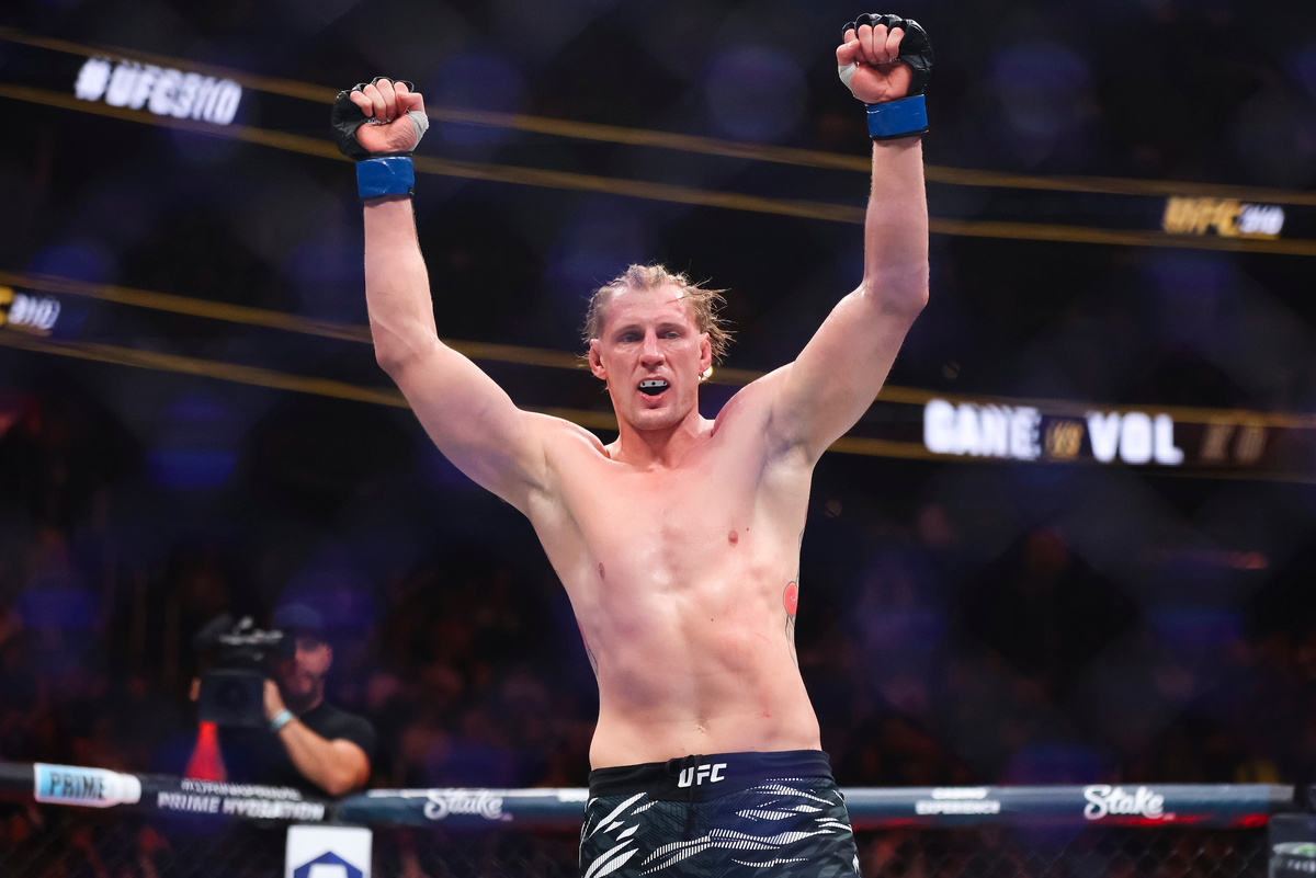    "WADE VANDERVORT/AP/TASS"