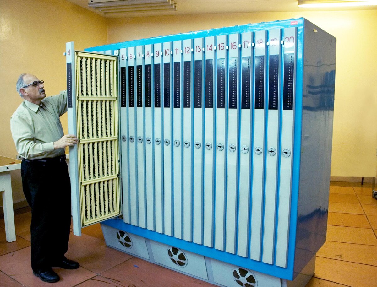 Первый компьютер управления телескопом БТА