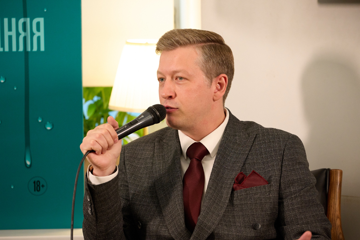 Данил Мухин - автор книги «Последняя капля»