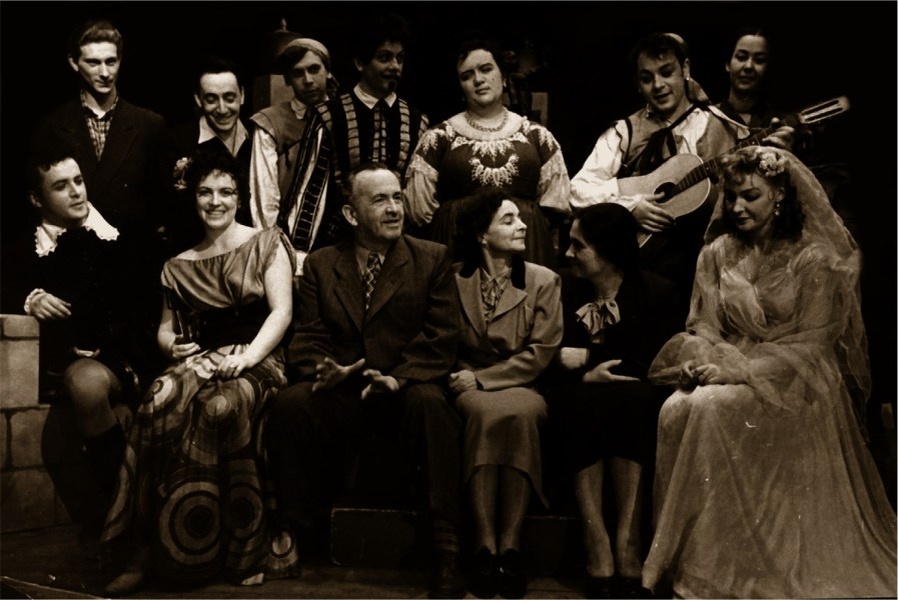 1954 г. - труппа театра МХАТ