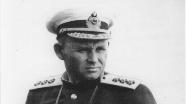 Адмирал Октябрьский – трус или герой?