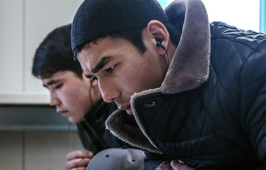    Массовое выдворение мигрантов из российского региона: операция «Нелегал-2025» уже принесла ощутимые результаты