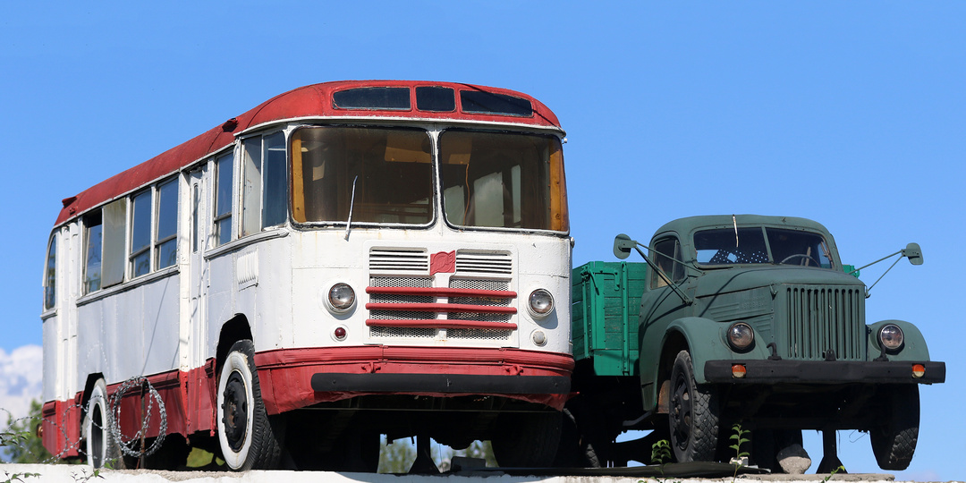 Автобусу-труженнику. Памятник ЗиЛ-158 в Жигулевске.