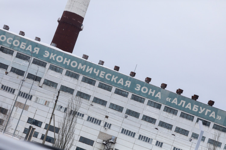    Запрещено создавать новые или расширять уже действующие проекты вместе с резидентами российских ОЭЗ, заключать с ними контракты.   
Фото: «БИЗНЕС Online»