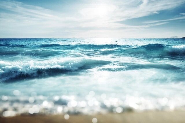    Если вода прозрачная и теплая — это обещание светлого будущего. Фото: istockphoto.com