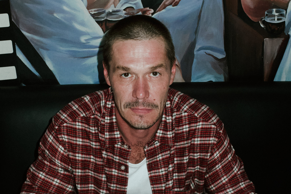     "Круто, если ты всегда готов ответить за свои слова": Артем Быстров о 90-х, "Лихих" и личных кризисах