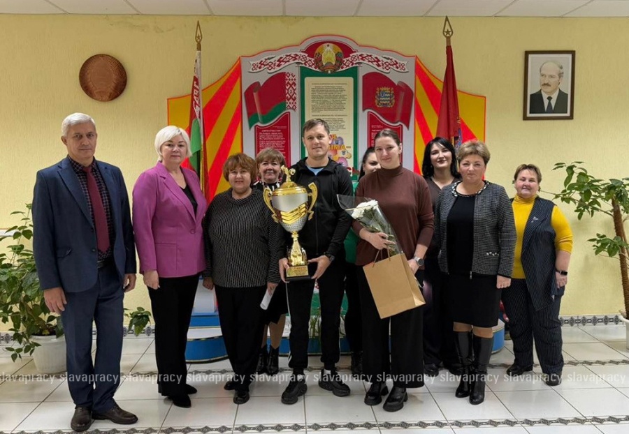     "Будем примером!": копыльский профсоюз образования чествует спортивных пап