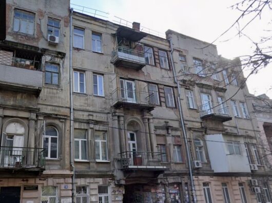    Доходной дом Парамонова на Социалистической находится в плохом состоянии // фото: Google Карты