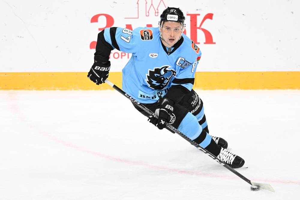    Мало кто в КХЛ сравнится с Вадимом Шипачевым в искусстве передачи. / vk.com/hcdinamoby