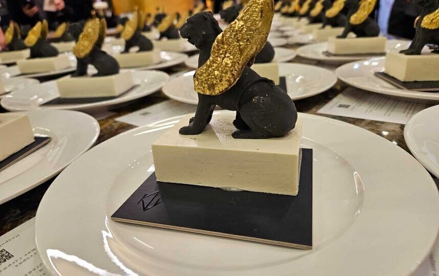    Крылатый левЕвгения Назарова