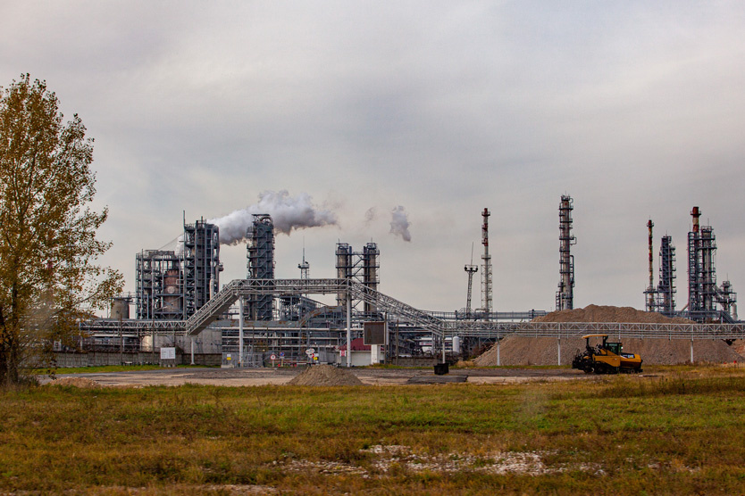    Нефтеперерабатывающий завод в Волгограде   
Фото: Оксана Король / Бизнес Online / ТАСС
