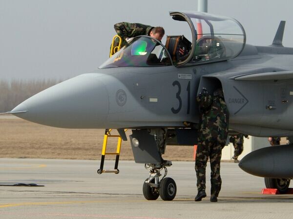    © AP Photo / Bela Szandelszky