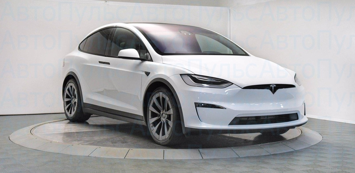 Tesla Model X Plaid