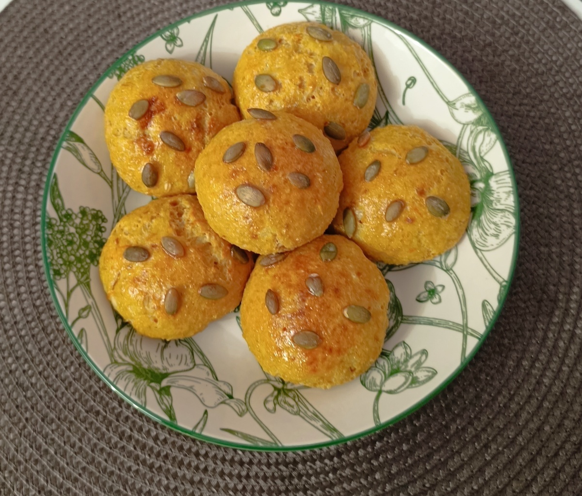 Творожные булочки с морковью от Ани Тимофеевой. Выпечка тоже может обеспечивать организм кальцием. Но она должна быть правильной. 