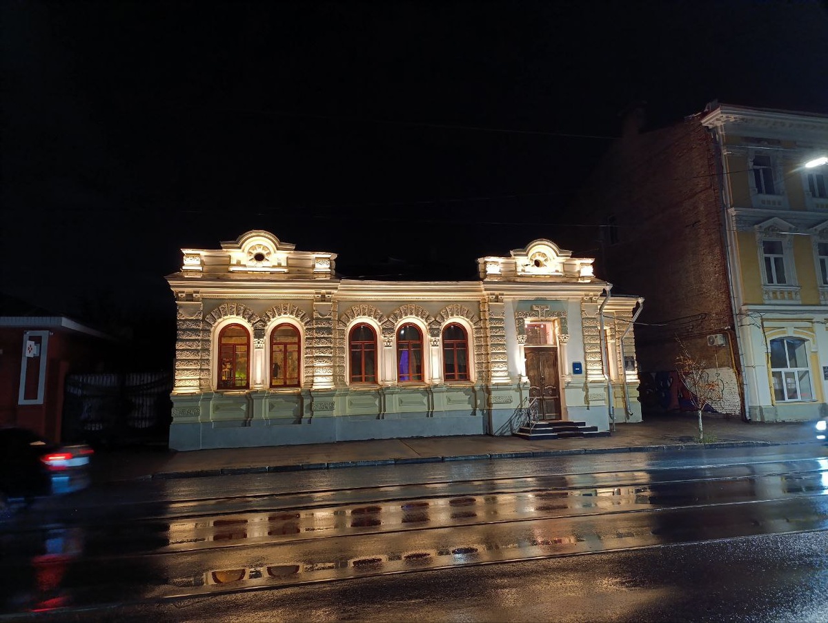 Вот такой вот красивый особнячок.