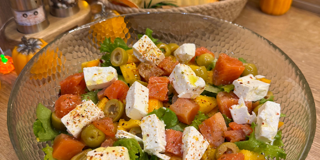 Салат с красной рыбой — яркий, как праздник, и лёгкий, как вечерний ужин 🥗