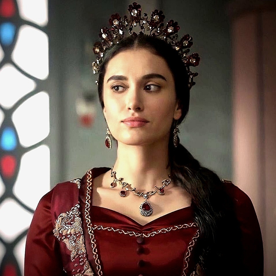 Валиде Турхан.