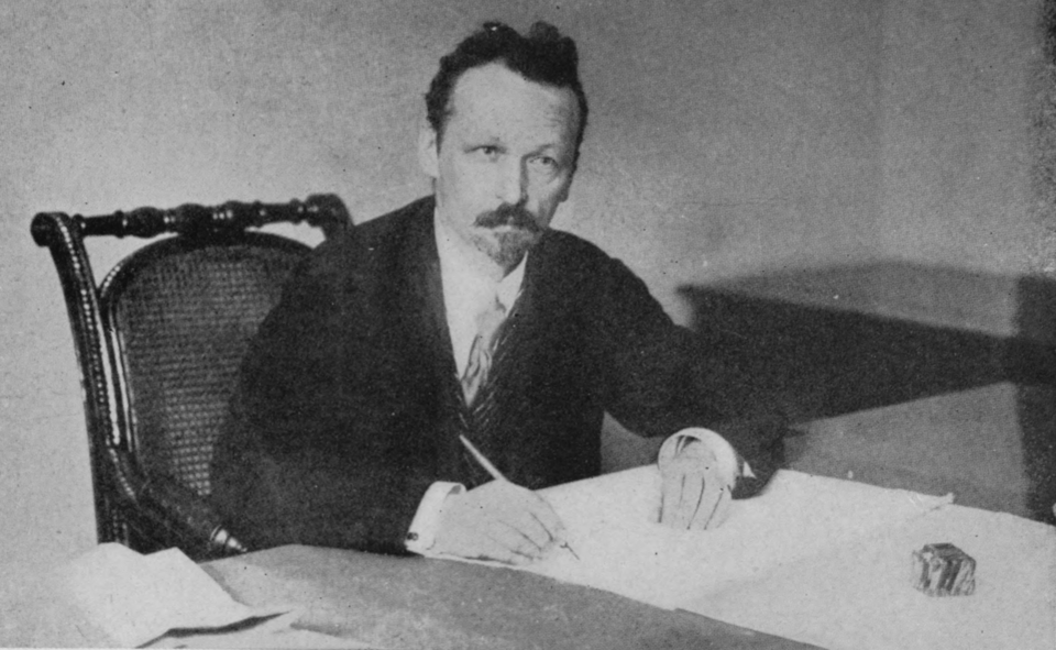 Никола́й Ильи́ч Подво́йский (4 [16] февраля 1880, село Кунашевка, Нежинский уезд, Черниговская губерния — 28 июля 1948, Москва) — русский революционер, большевик, советский партийный, военный и государственный деятель. В октябре 1941 года, после отказа принять его на военную службу из-за возраста, Подвойский добровольцем руководил рытьём окопов под Москвой. Об этом эпизоде с его участием можно услышать в воспоминаниях тогдашнего председателя Моссовета В. П. Пронина