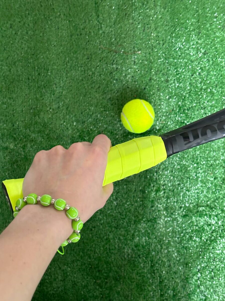 Носите его на тренировки, прогулки или вечеринки – он всегда будет привлекать внимание!