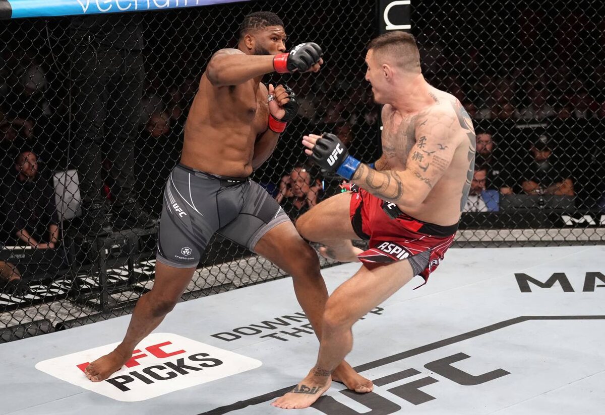     Кертис Блейдс и Том Аспиналл