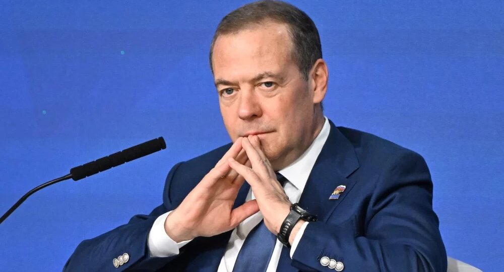 Приехал, поработал, уехал: Медведев предложил новые правила для трудовых мигрантов